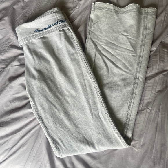Abercrombie & Fitch Pants & Jumpsuits Af Cream Flair Leg Yoga Pants